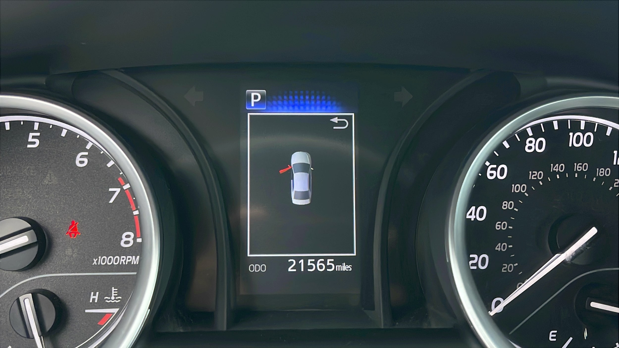 2024 Toyota Camry LE - Photo 14