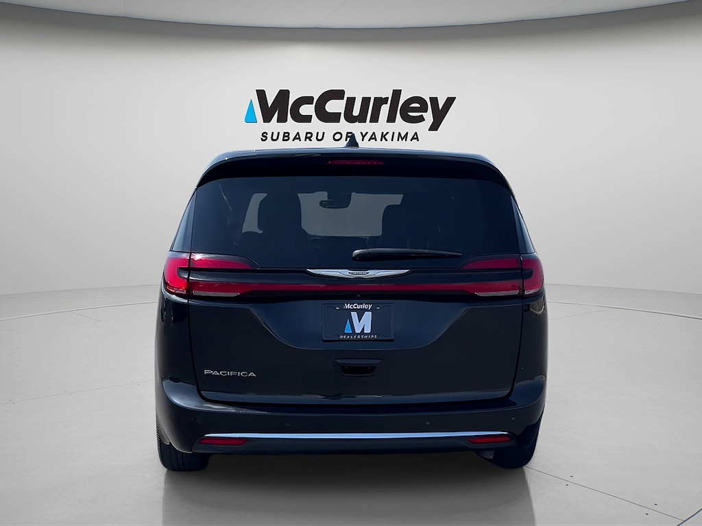 Used 2023 Chrysler Pacifica Touring L Van Passenger Van