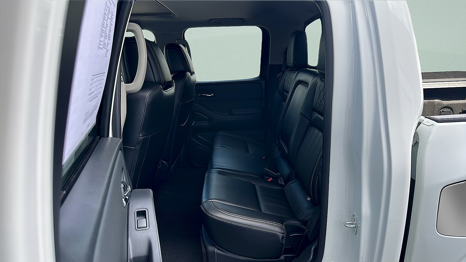 2024 Nissan Frontier SL - Photo 26