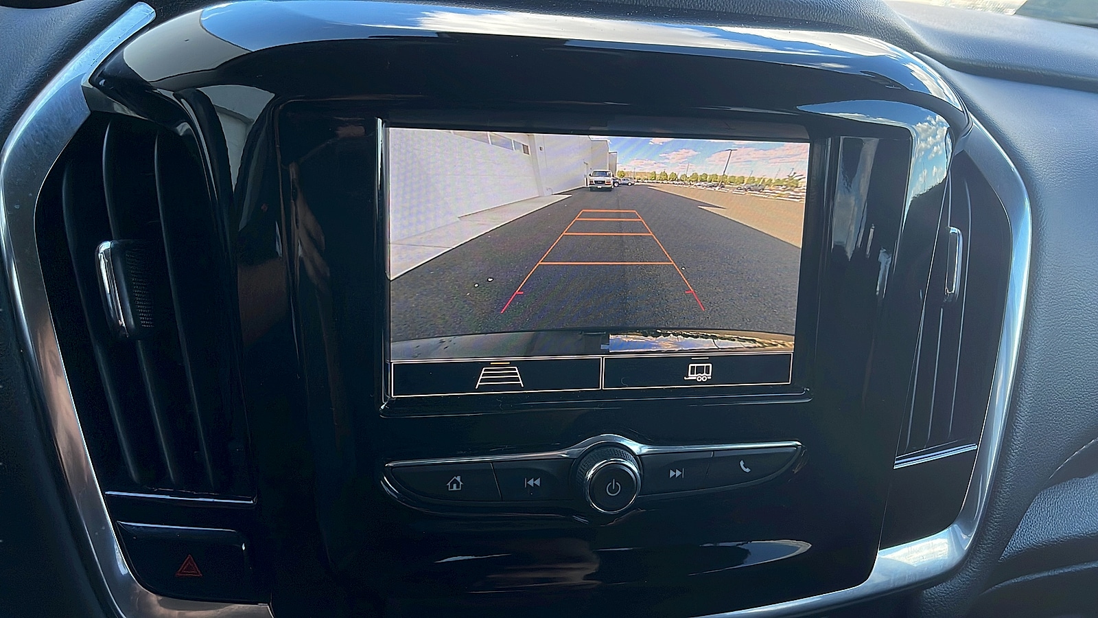 2021 Chevrolet Traverse 2FL - Photo 18