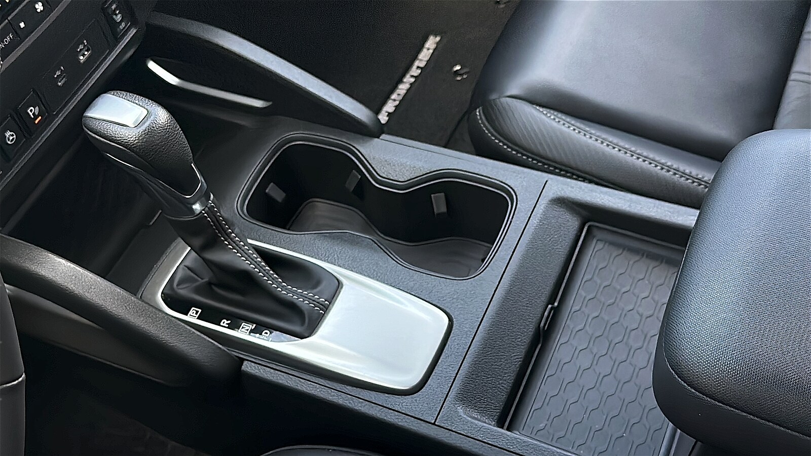 2024 Nissan Frontier SL - Photo 21
