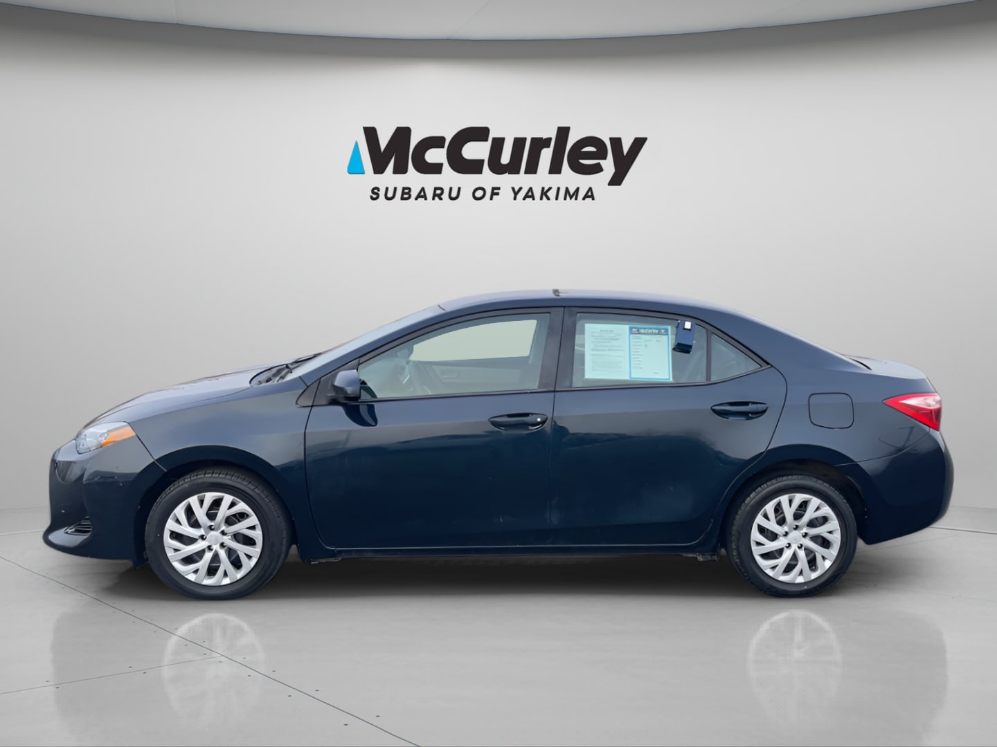 Used 2018 Toyota Corolla LE with VIN 2T1BURHE6JC067940 for sale in Union Gap, WA