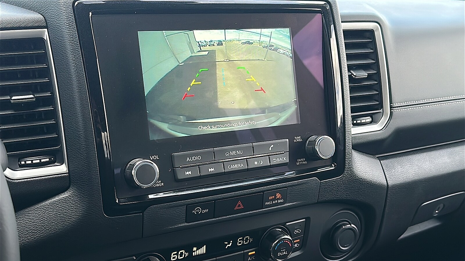 2024 Nissan Frontier SL - Photo 17