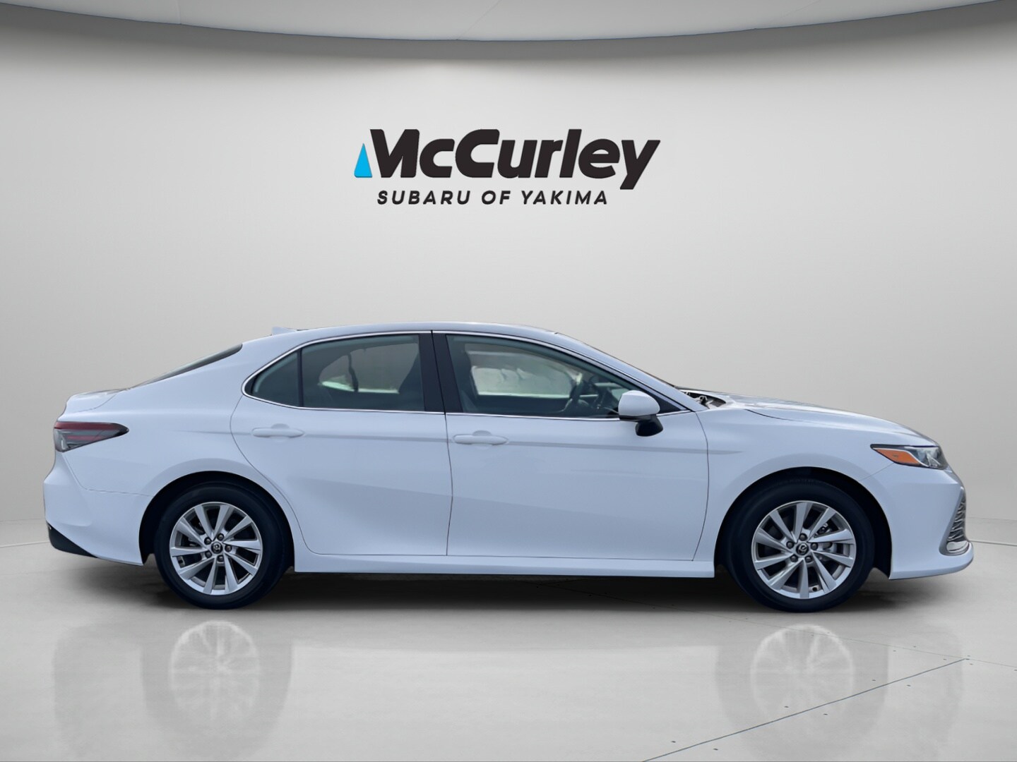 2024 Toyota Camry LE - Photo 6