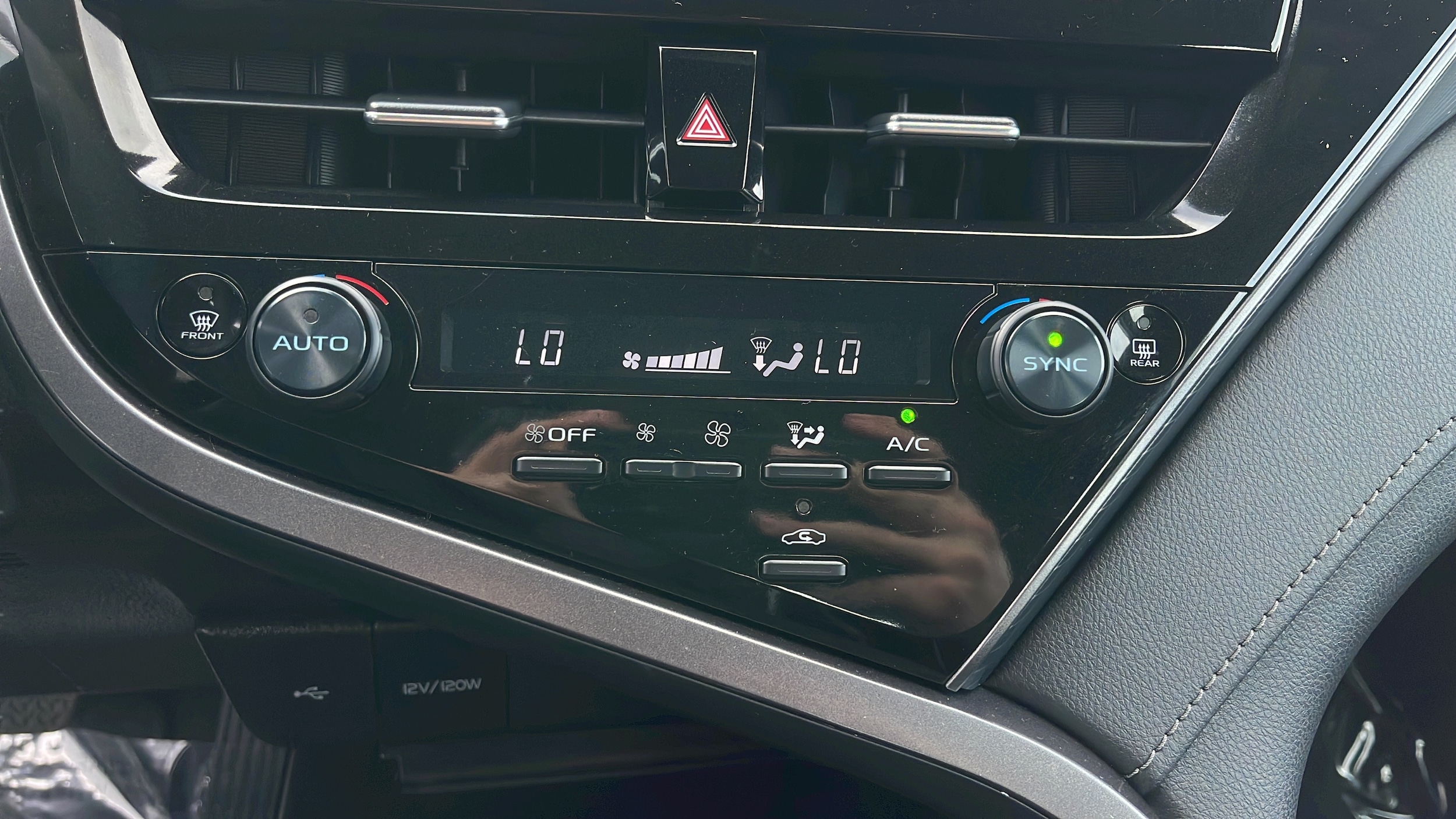 2024 Toyota Camry LE - Photo 17