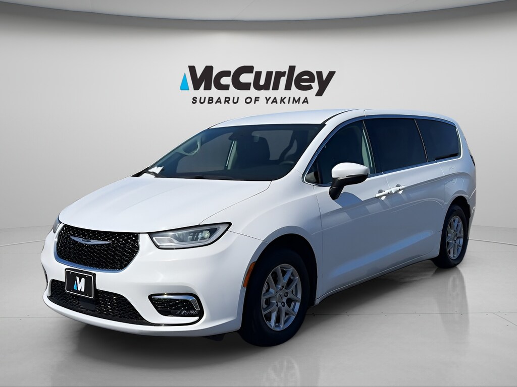 Used 2023 Chrysler Pacifica Touring L Van Passenger Van