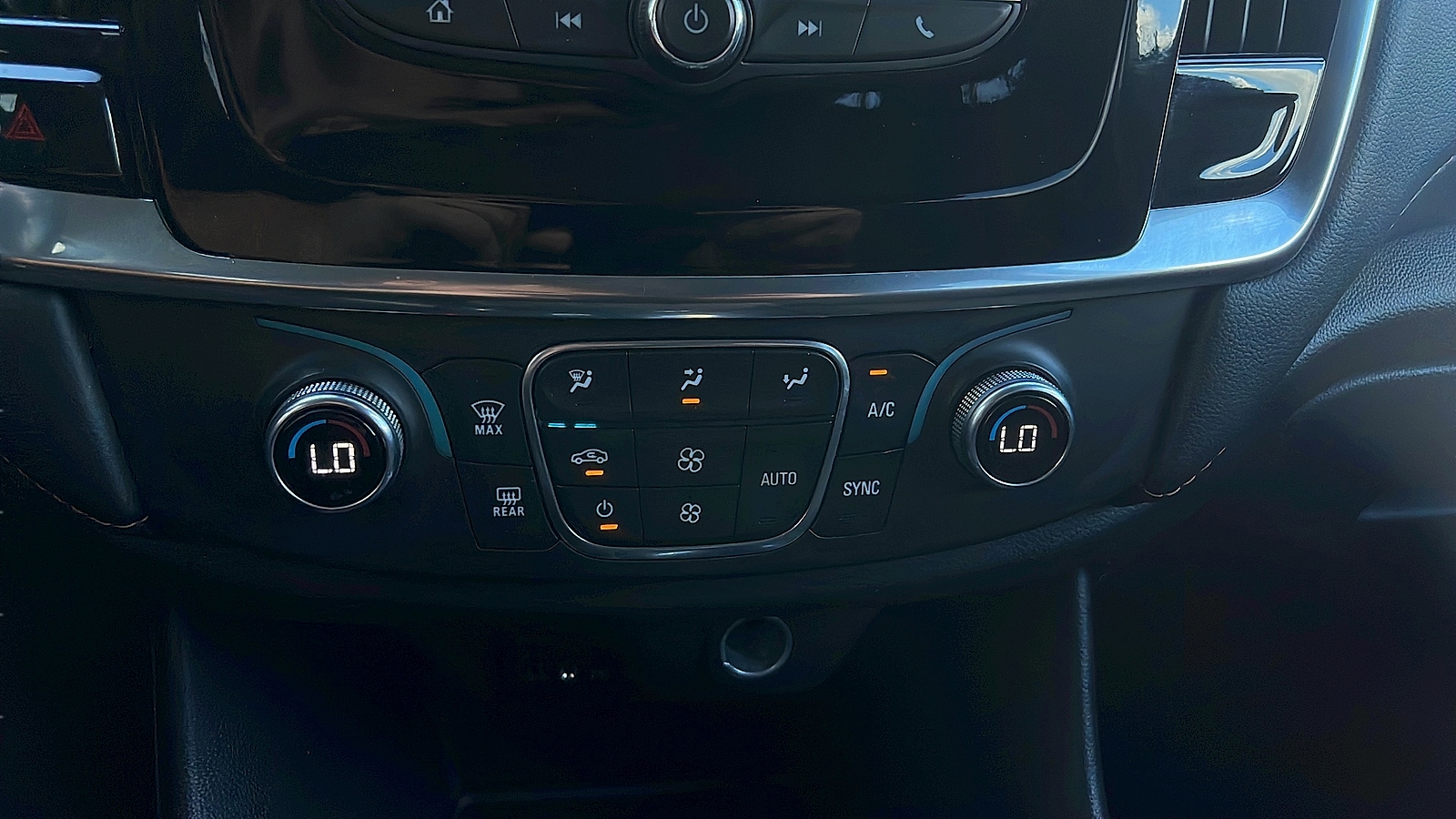2021 Chevrolet Traverse 2FL - Photo 17