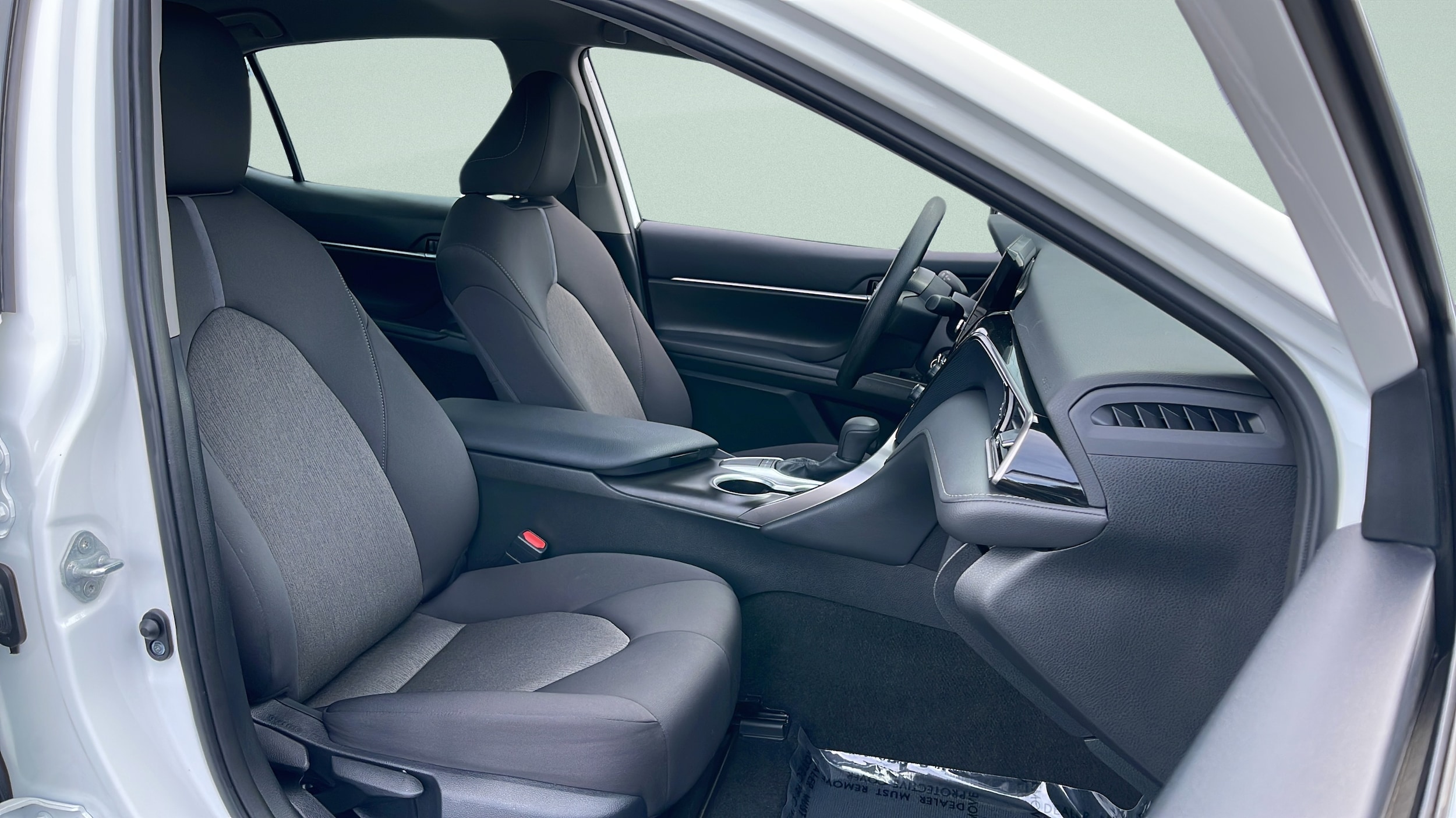 2024 Toyota Camry LE - Photo 27