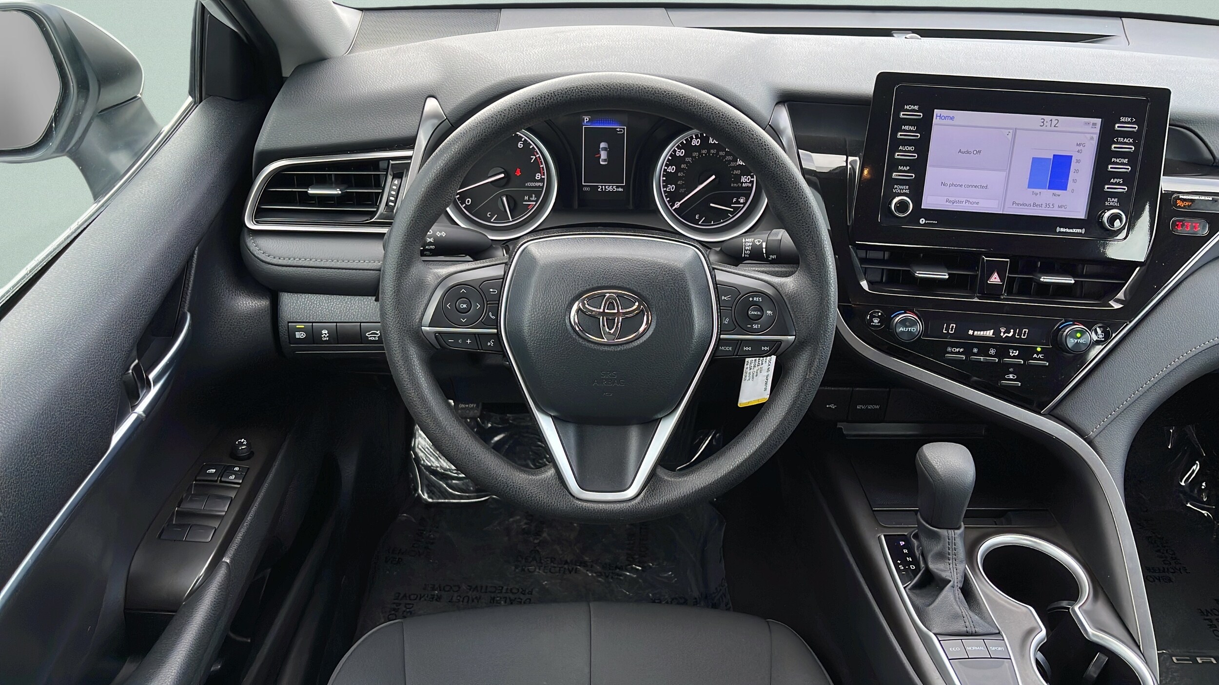 2024 Toyota Camry LE - Photo 10