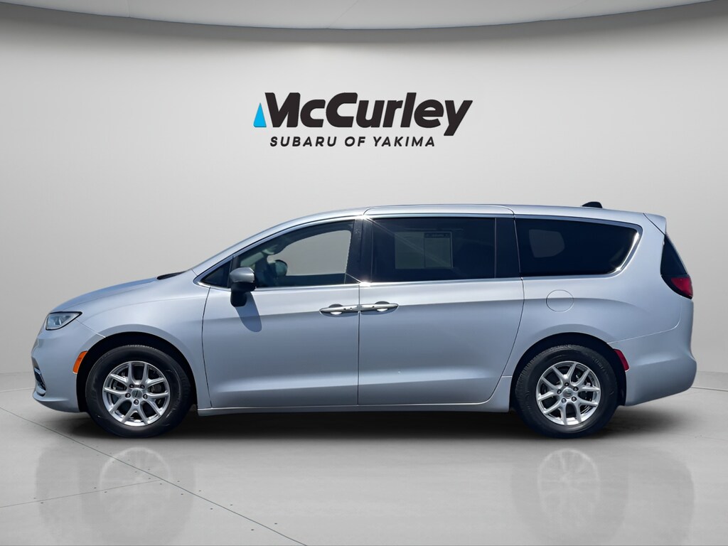 Used 2023 Chrysler Pacifica Touring L Van Passenger Van
