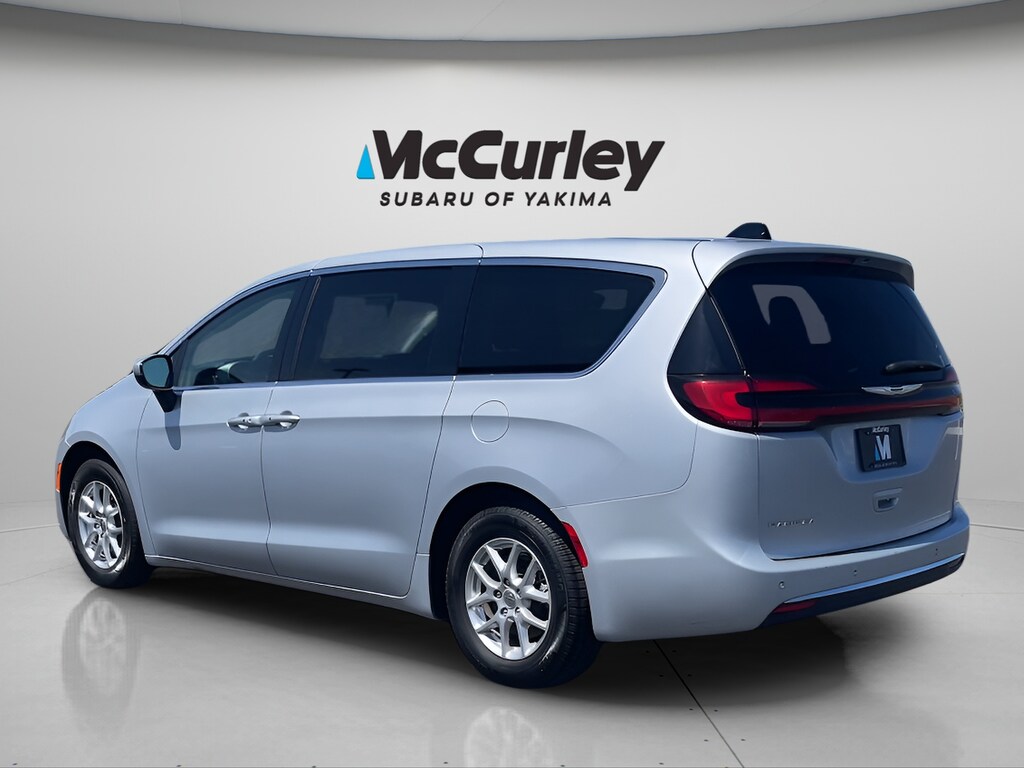 Used 2023 Chrysler Pacifica Touring L Van Passenger Van