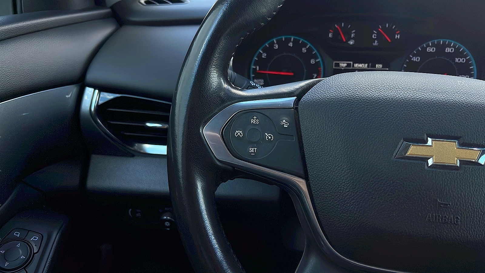 2021 Chevrolet Traverse 2FL - Photo 11