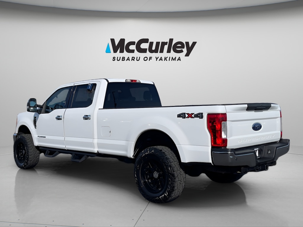 Used 2017 Ford F-350 XLT Truck Crew Cab