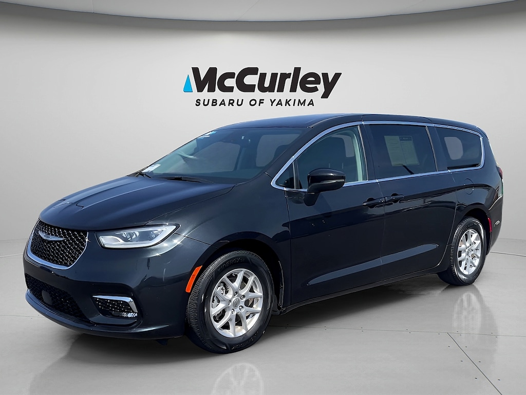 Used 2023 Chrysler Pacifica Touring L Van Passenger Van
