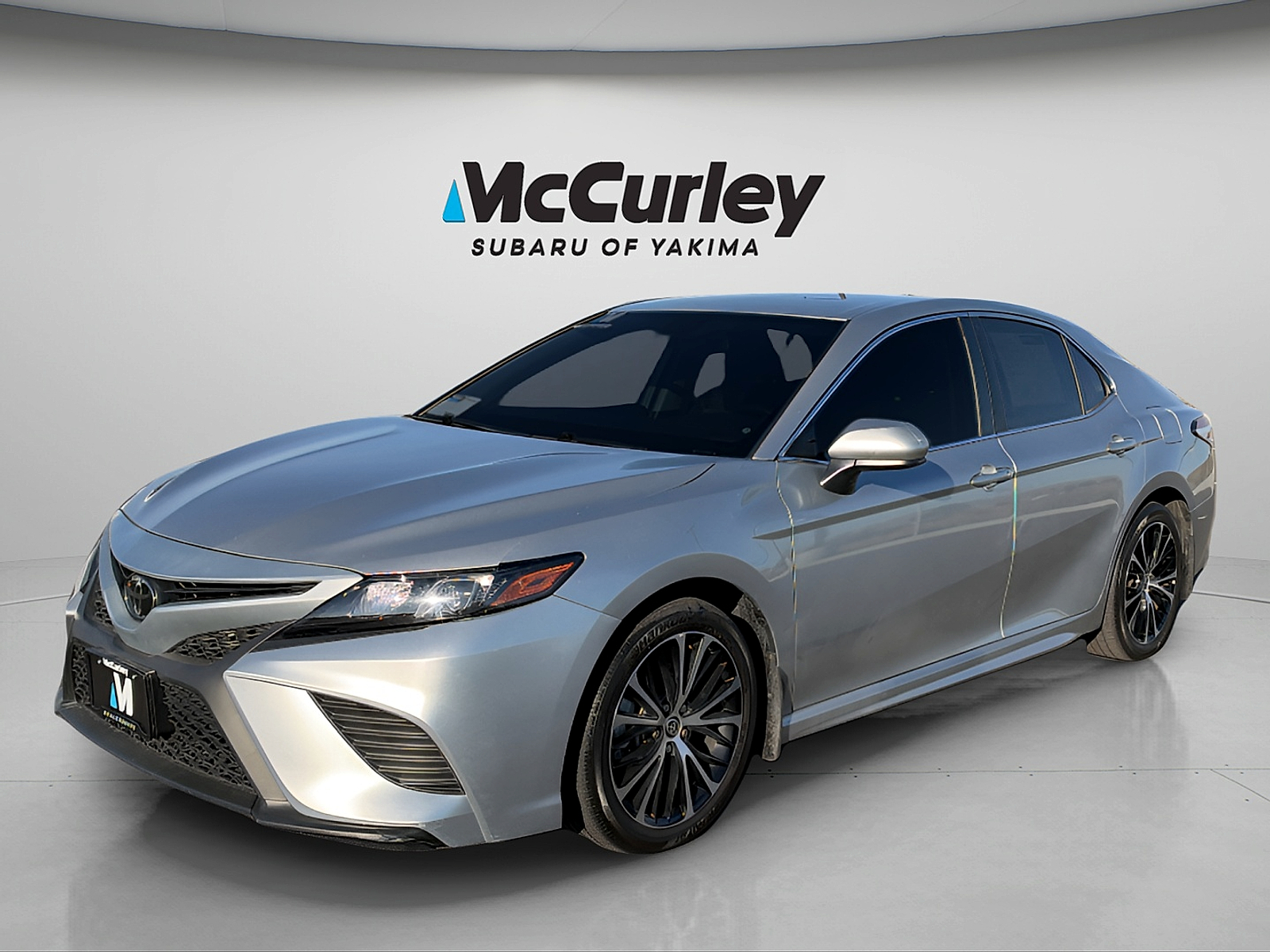 Used 2020 Toyota Camry SE Sedan