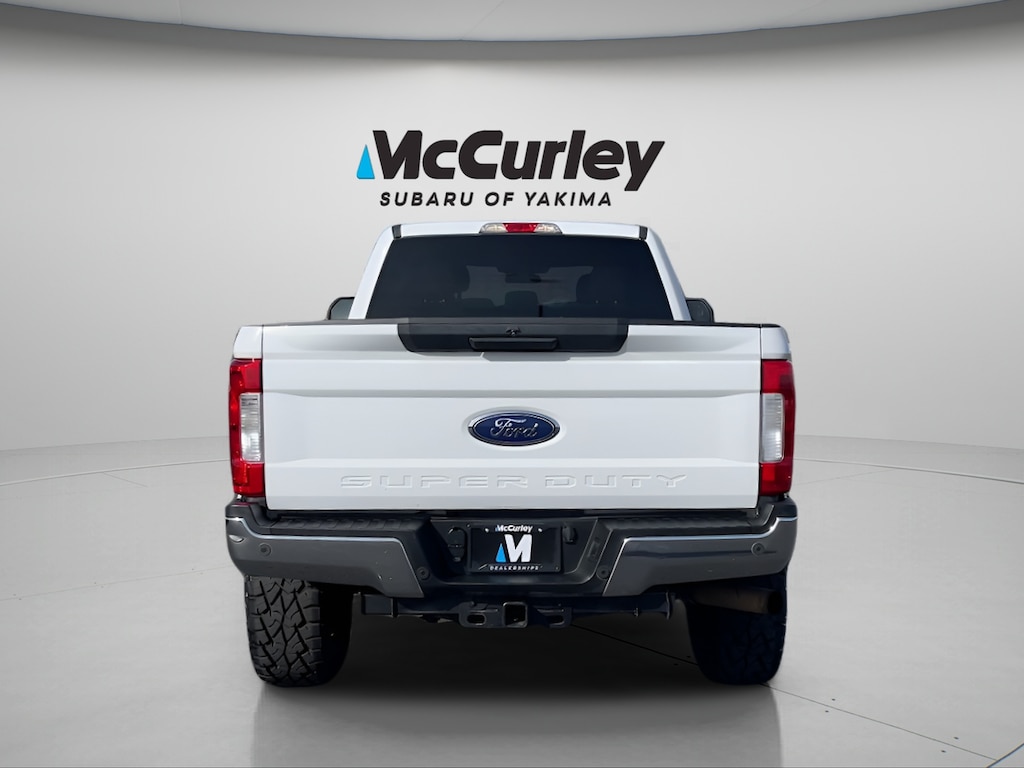 Used 2017 Ford F-350 XLT Truck Crew Cab