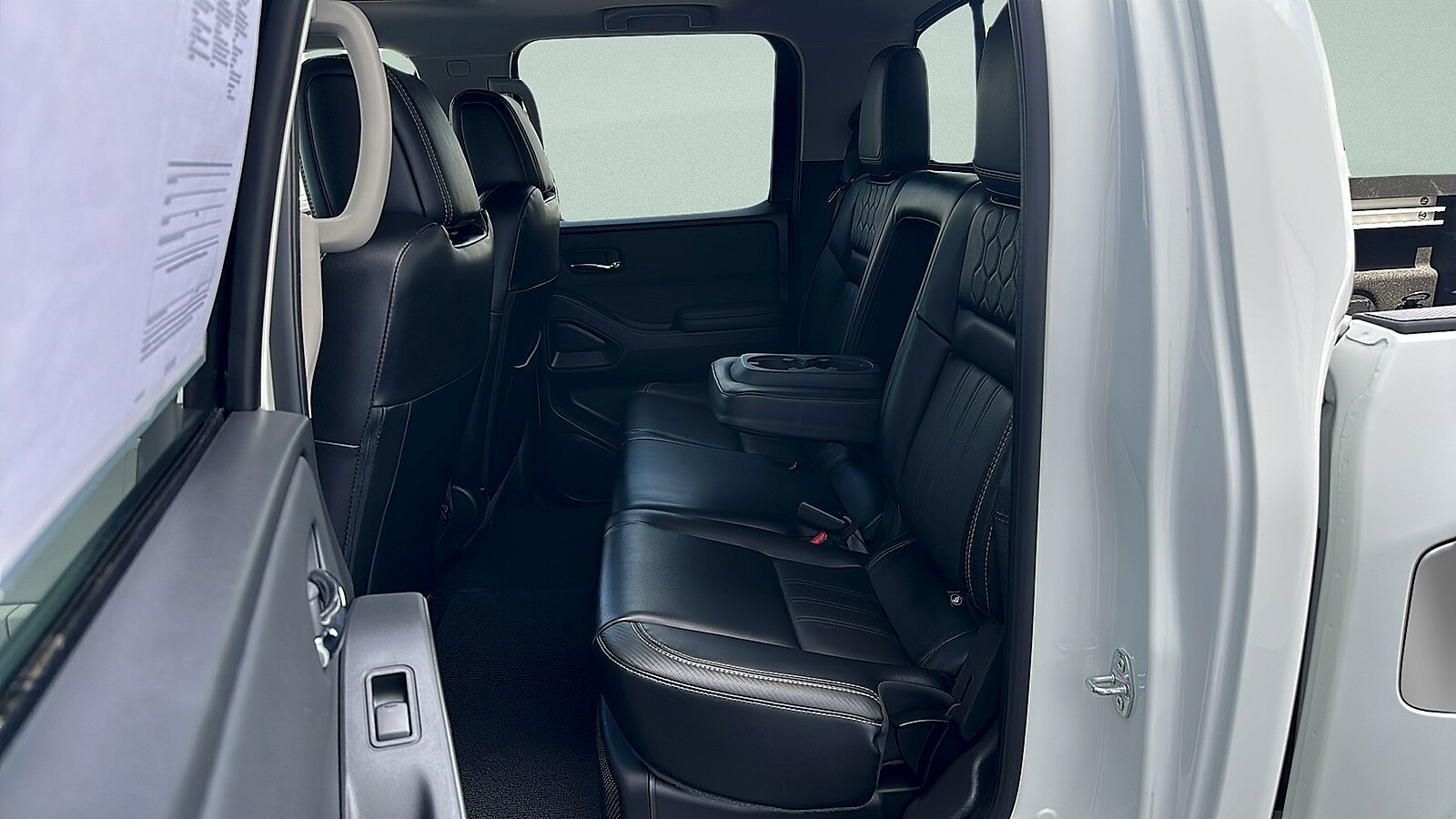 2024 Nissan Frontier SL - Photo 27