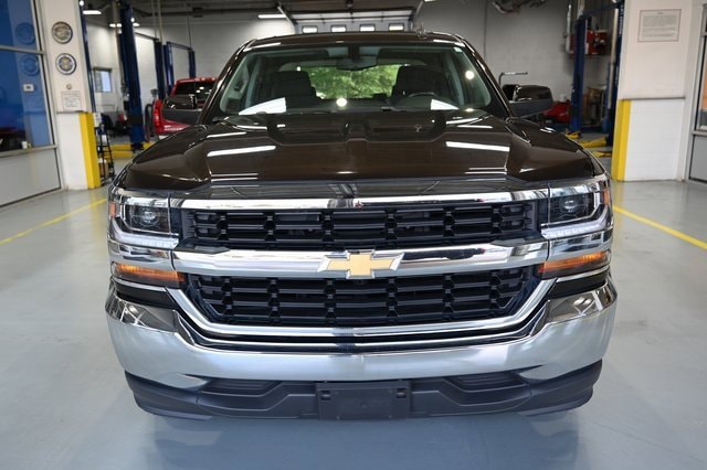 Used 2018 Chevrolet Silverado 1500 LT with VIN 1GCRCREH5JZ164911 for sale in Marion, OH