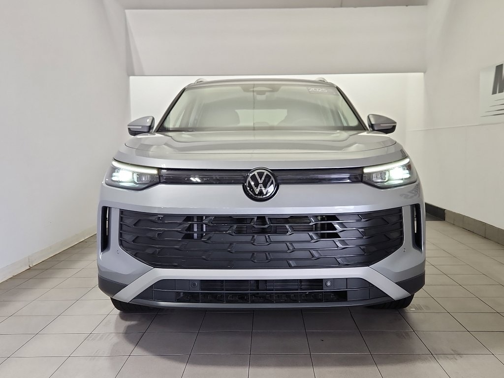 Certified 2025 Volkswagen Tiguan 2.0T SE SUV