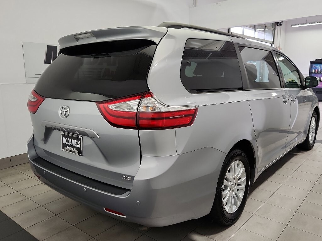 Used 2017 Toyota Sienna XLE 8 Passenger Van Passenger Van