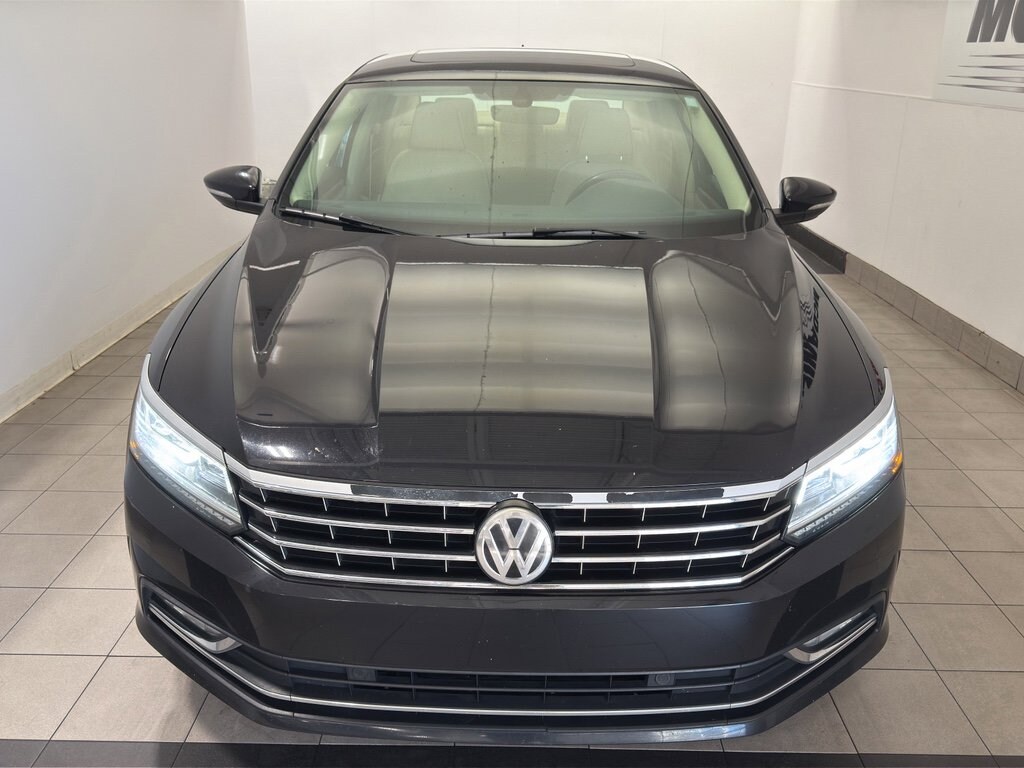 Used 2017 Volkswagen Passat 1.8T SE w/Technology Sedan