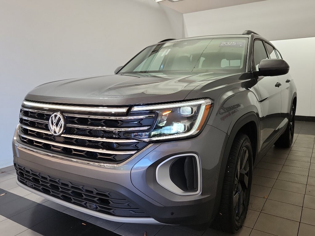 Used 2025 Volkswagen Atlas 2.0T SE w/Technology SUV