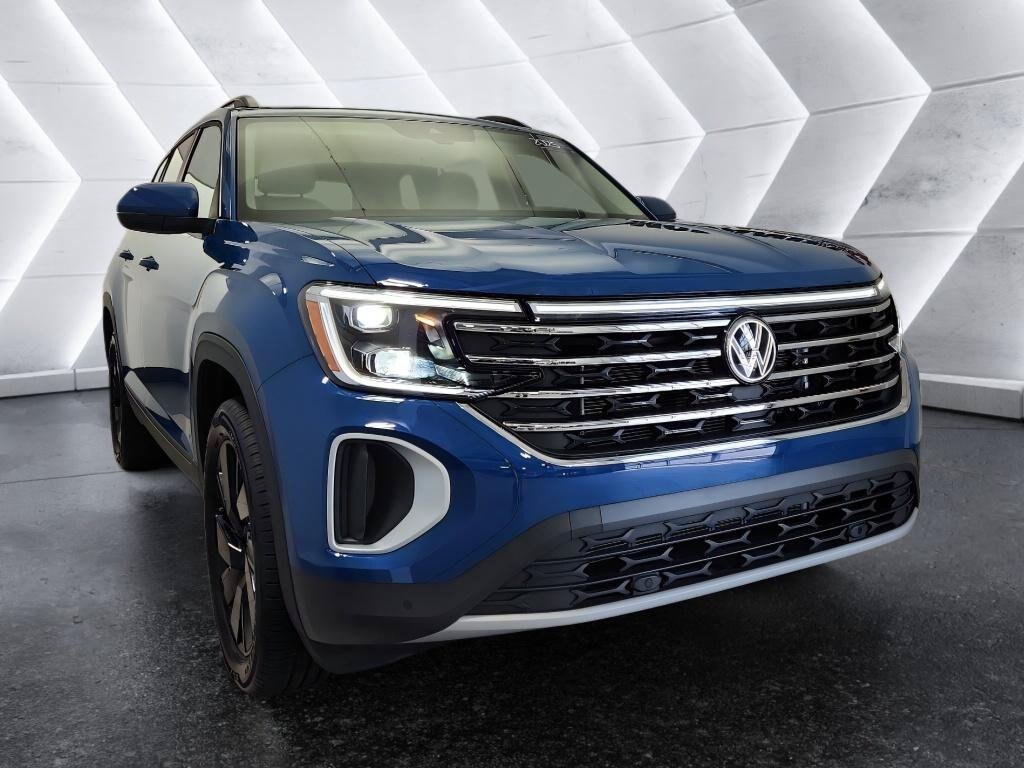 Certified 2025 Volkswagen Atlas 2.0T SE w/Technology SUV