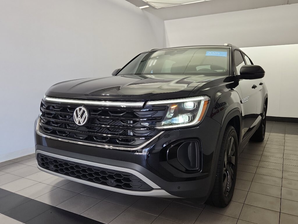 Used 2024 Volkswagen Atlas Cross Sport 2.0T SE w/Technology SUV
