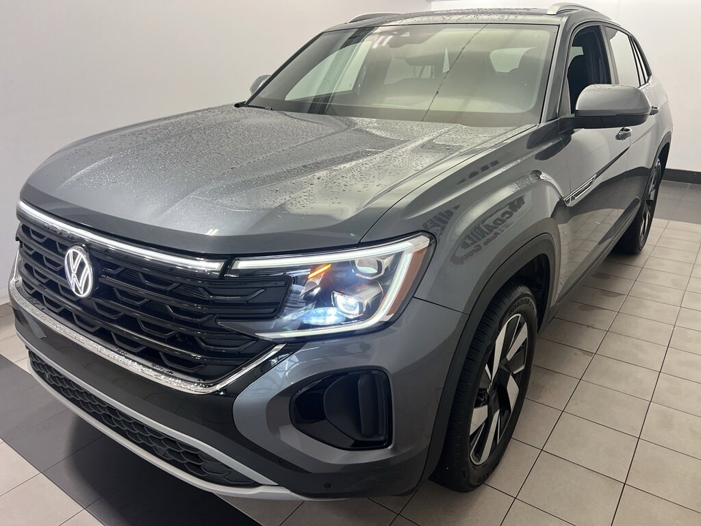 Certified 2025 Volkswagen Atlas Cross Sport 2.0T SE w/Technology SUV