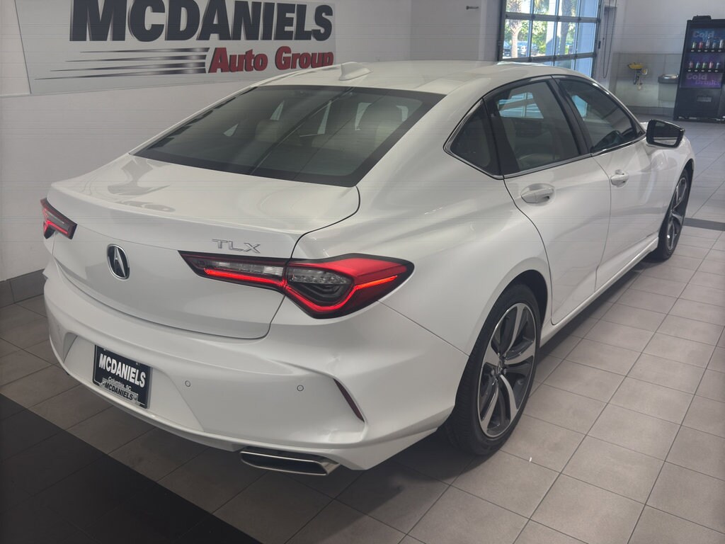 2025 Acura TLX Technology photo 4