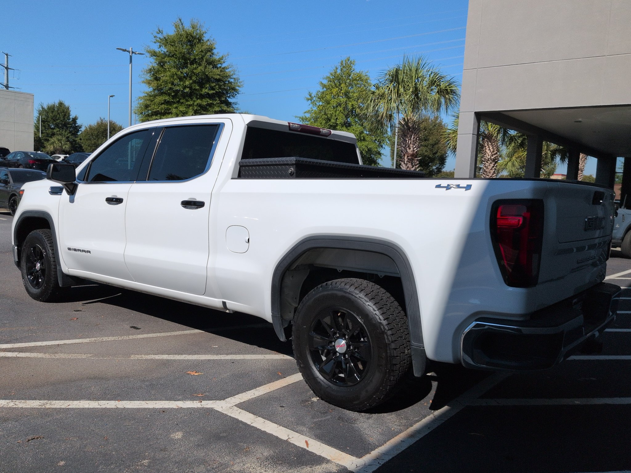 Used 2022 GMC Sierra 1500 SLE Truck Crew Cab