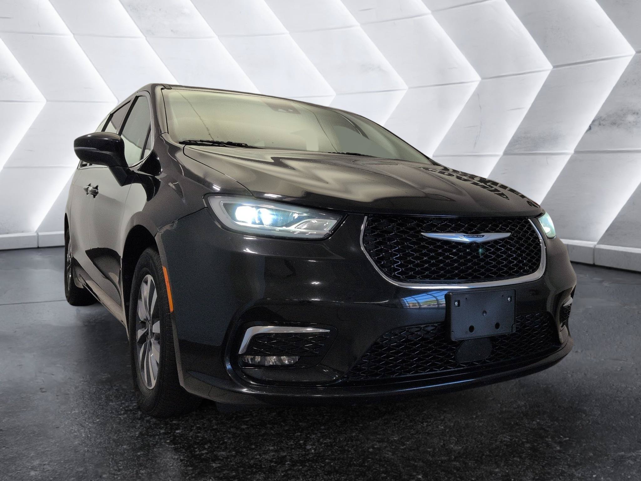  Chrysler Pacifica Plug-In Hybrid