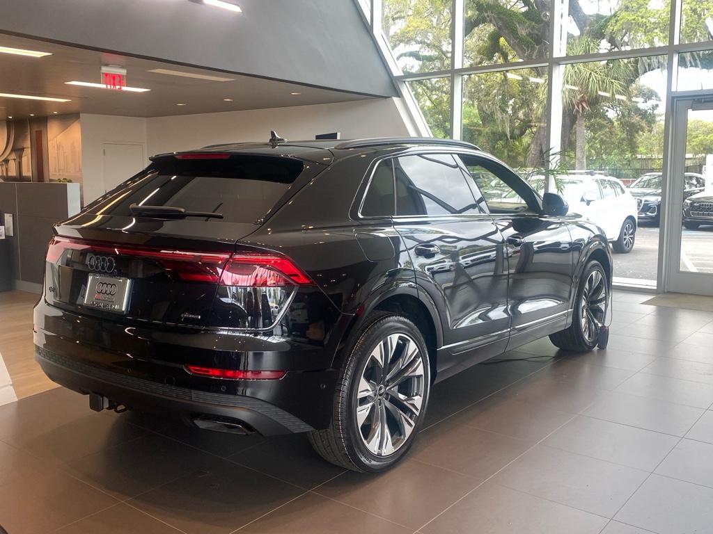 2025 Audi Q8 Premium photo 4