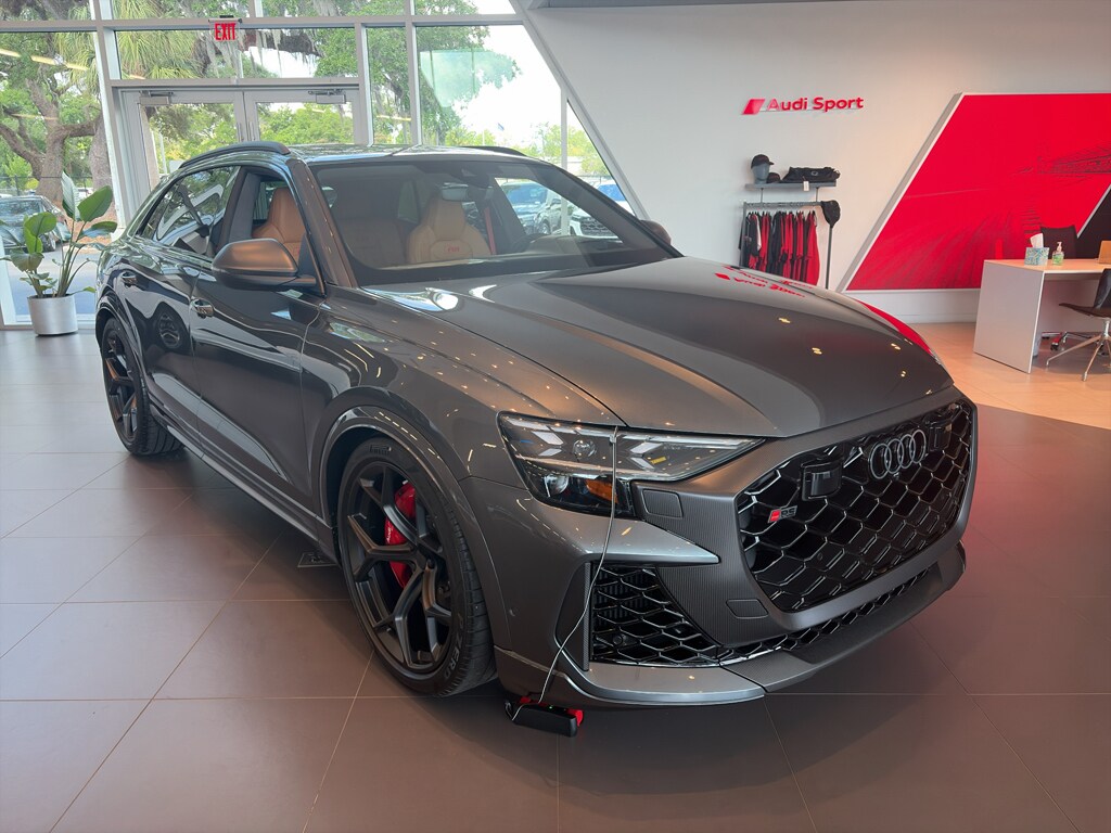New 2026 Audi RS Q8 4.0T performance SUV