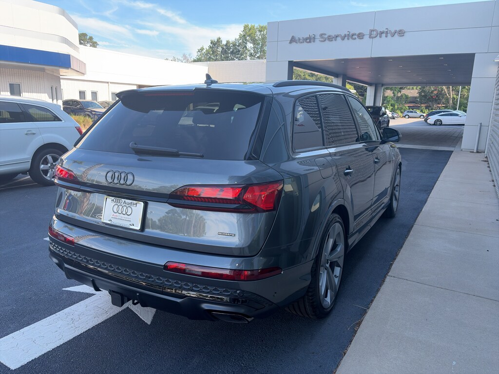 New 2026 Audi Q7 55 Premium SUV
