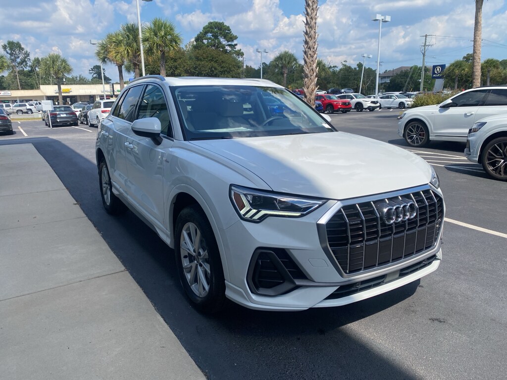 2025 Audi Q3 S line Premium Plus photo 3