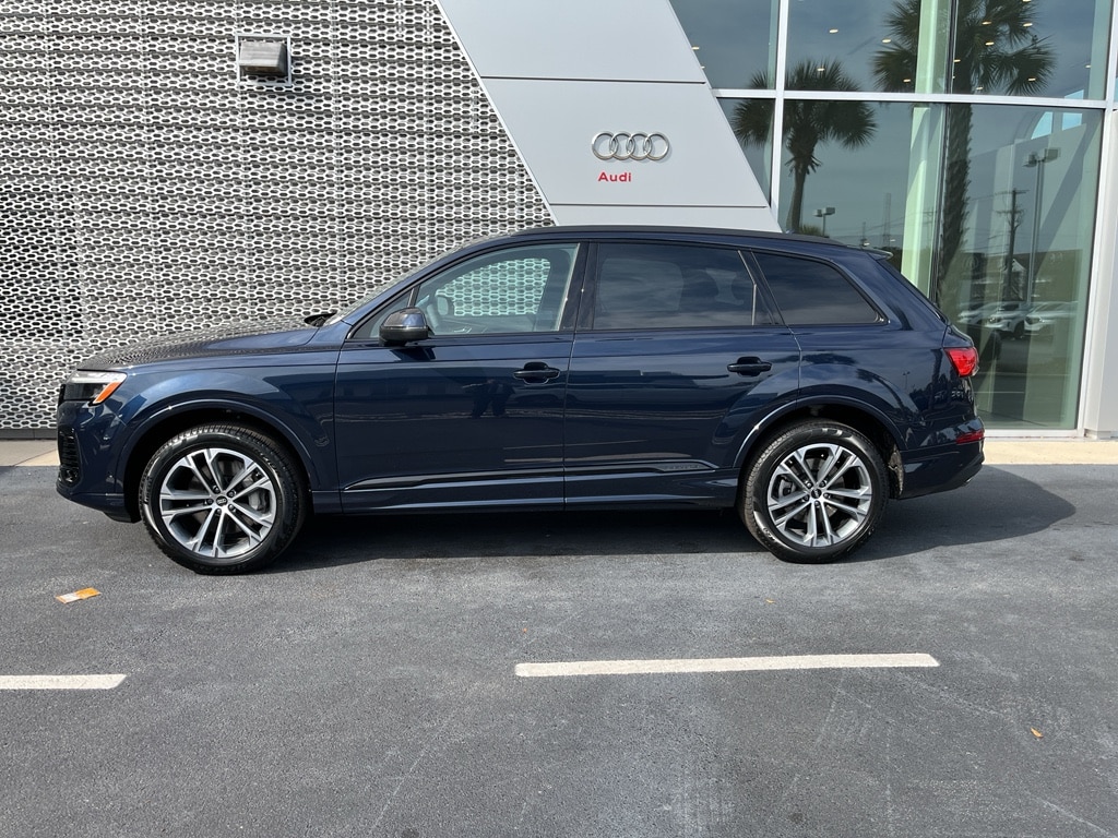 New 2026 Audi Q7 45 Premium SUV