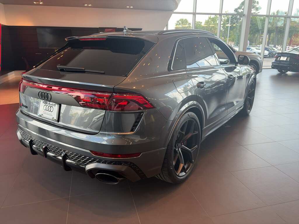 New 2026 Audi RS Q8 4.0T performance SUV