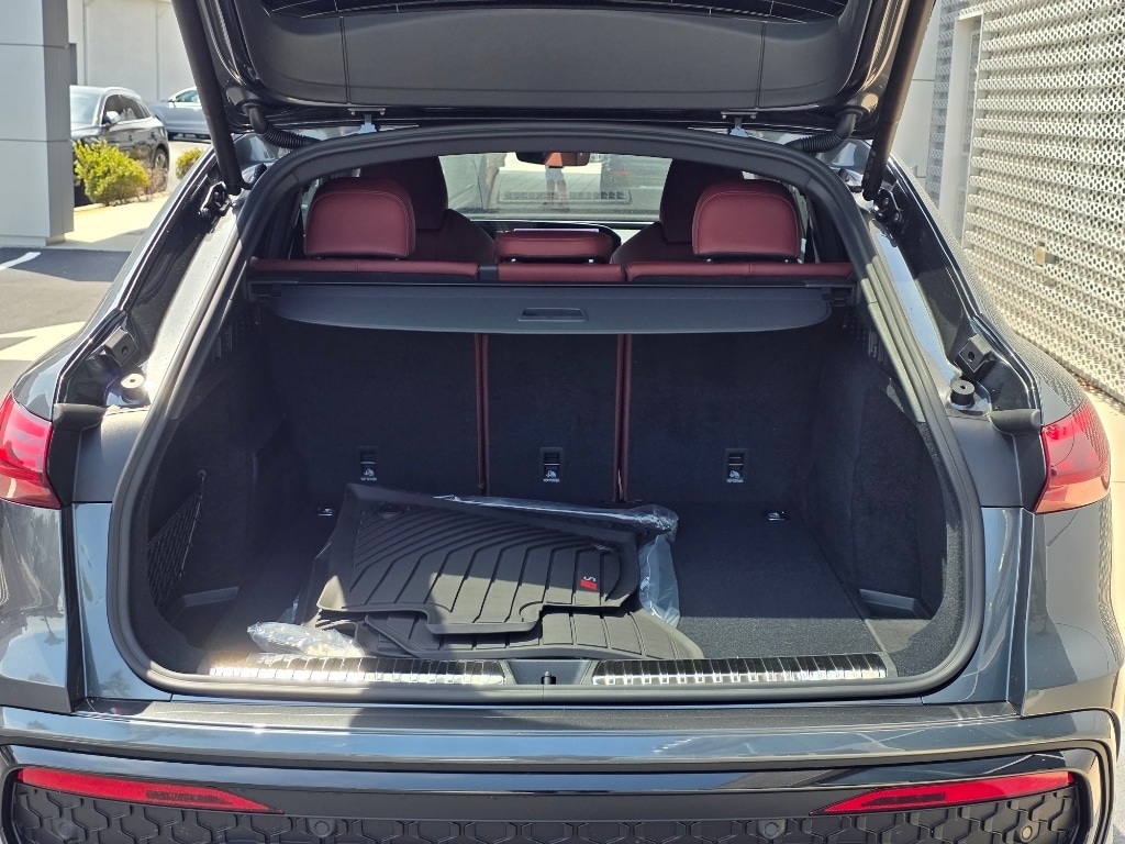 2026 Audi SQ5 Sportback Premium Plus - Photo 12
