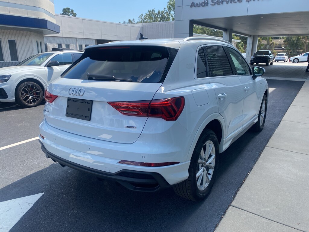 2025 Audi Q3 S line Premium Plus photo 4