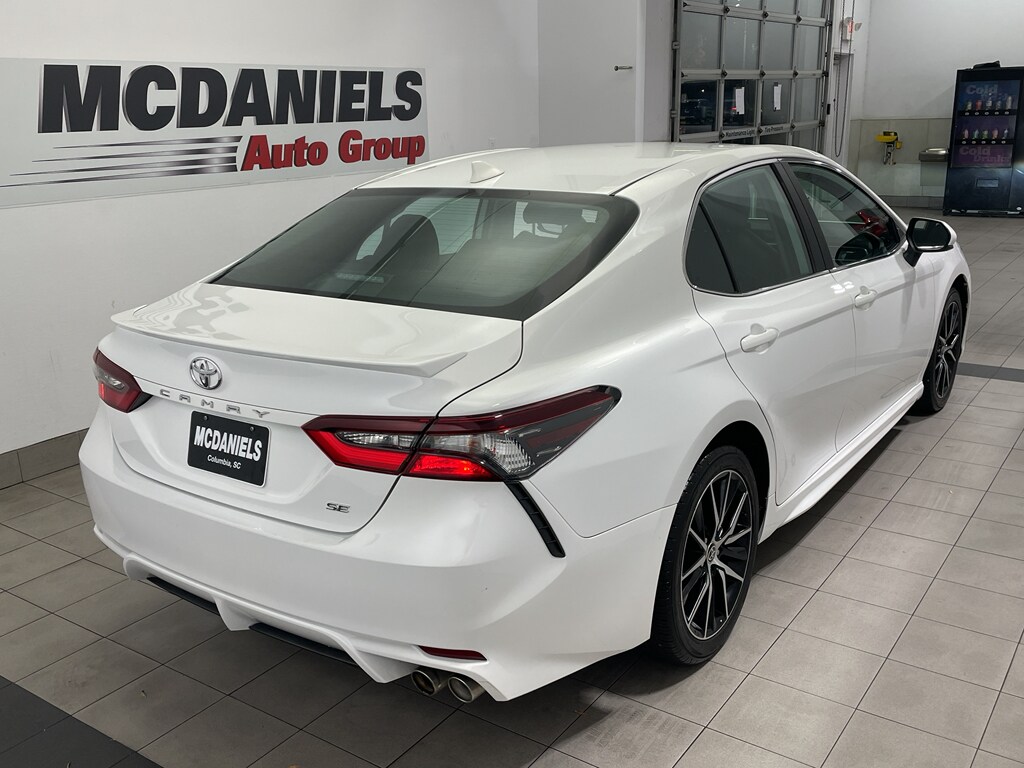 2021 Toyota Camry SE photo 4