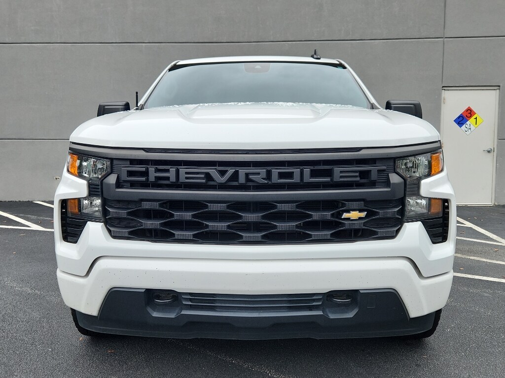 2023 Chevrolet Silverado 1500 Custom photo 2