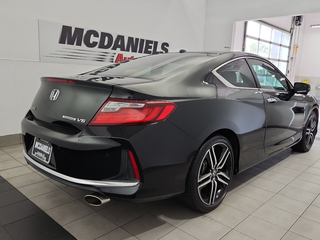 2016 Honda Accord Touring photo 4