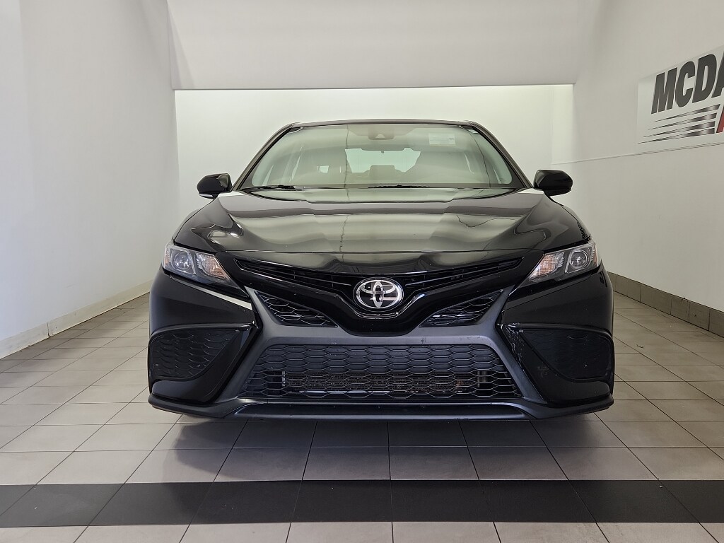 2023 Toyota Camry SE photo 3