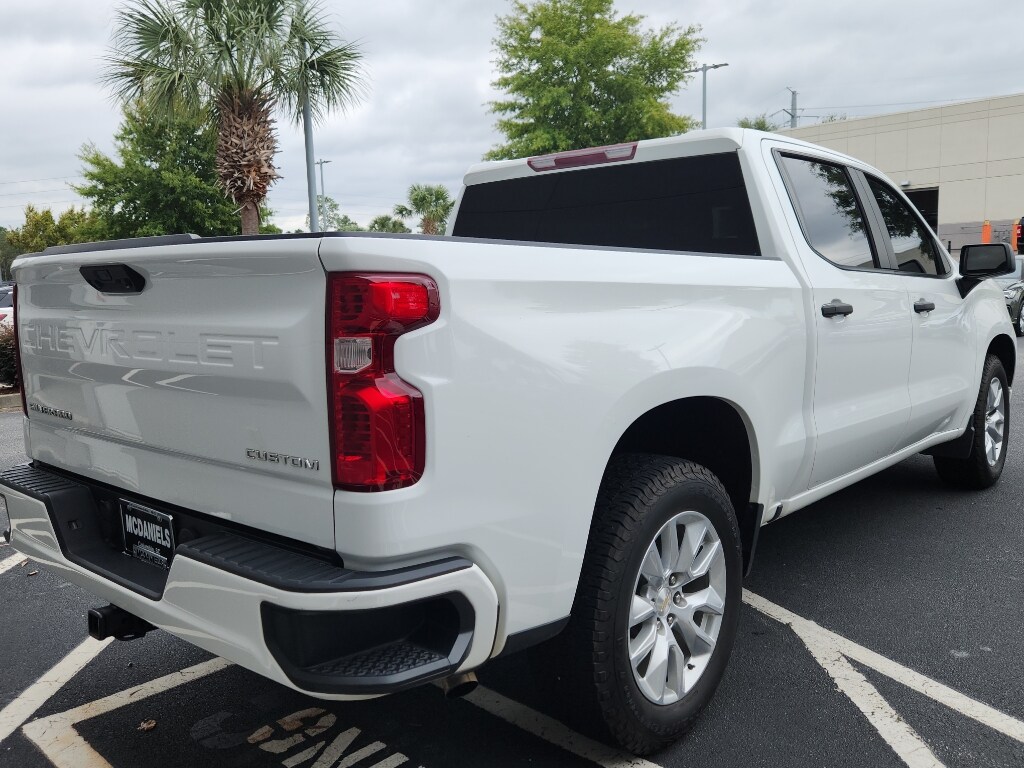 2023 Chevrolet Silverado 1500 Custom photo 3