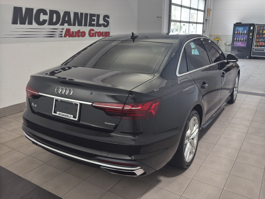 2020 Audi A4 45 Premium photo 4