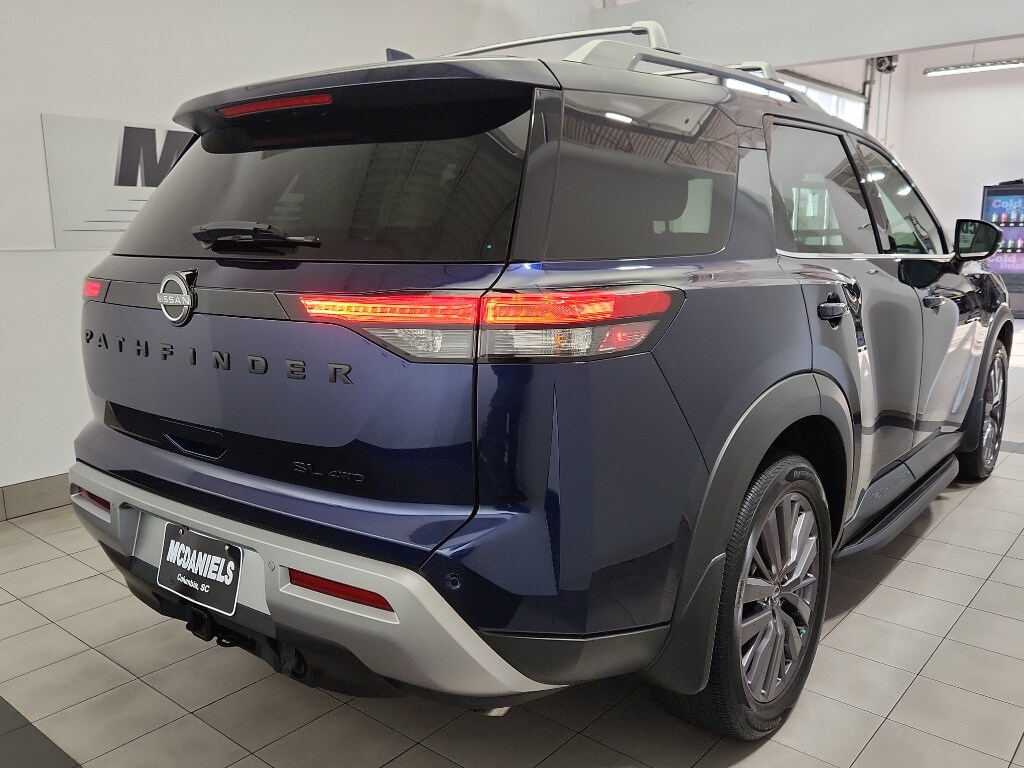 Used 2023 Nissan Pathfinder SL SUV