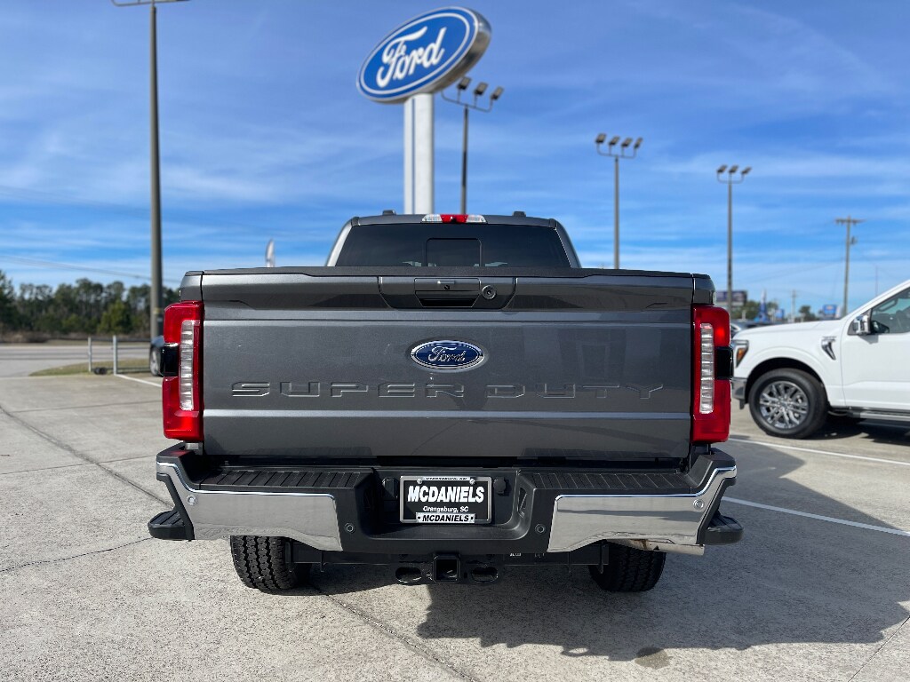 2026 Ford F-350 Super Duty XLT - Photo 8