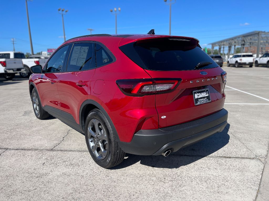 2025 Ford Escape ST-Line photo 4