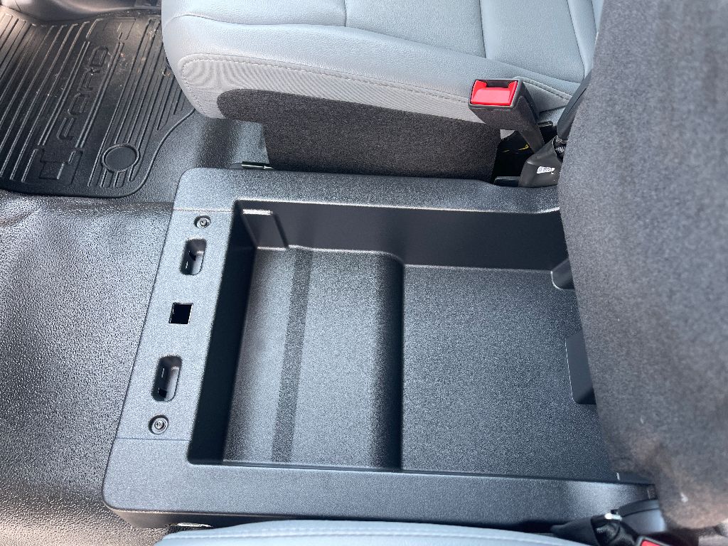 2025 Ford F-350 Super Duty Chassis Cab XL - Photo 31
